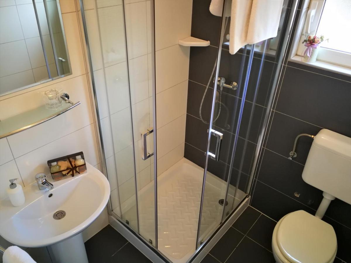 Apartments Bilic With Garden & Swimming Pool - 50M From The Beach Pjescana Uvala Exteriör bild