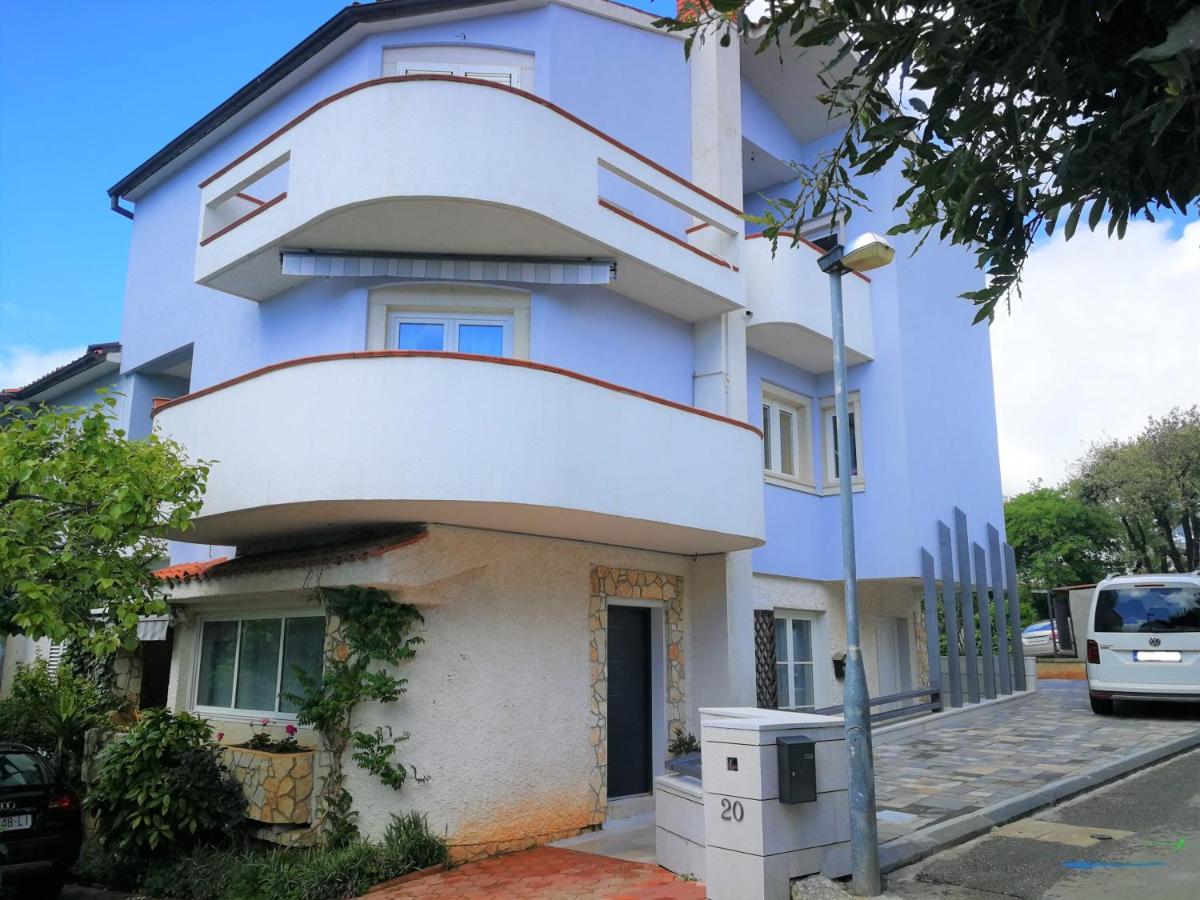 Apartments Bilic With Garden & Swimming Pool - 50M From The Beach Pjescana Uvala Exteriör bild