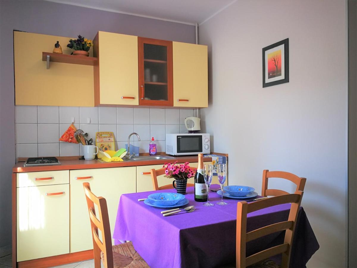 Apartments Bilic With Garden & Swimming Pool - 50M From The Beach Pjescana Uvala Exteriör bild
