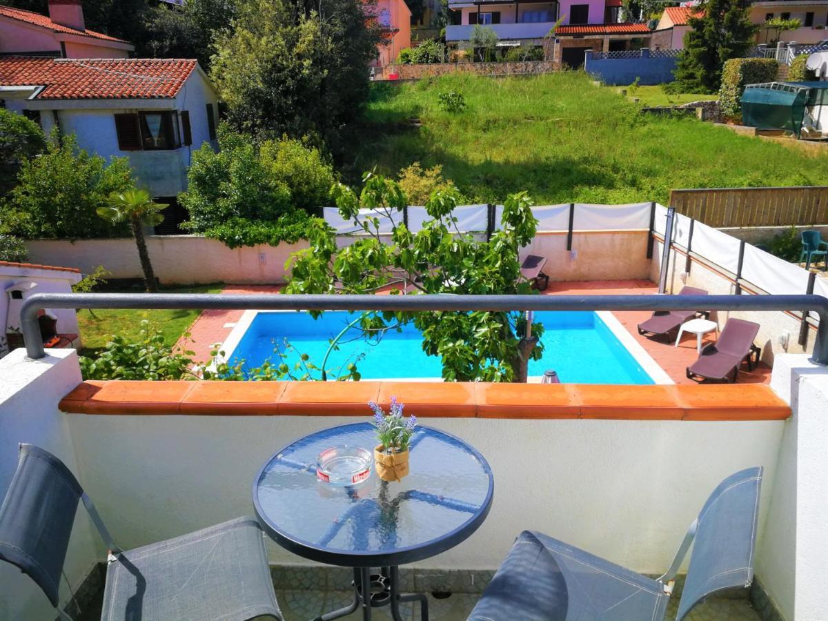 Apartments Bilic With Garden & Swimming Pool - 50M From The Beach Pjescana Uvala Exteriör bild