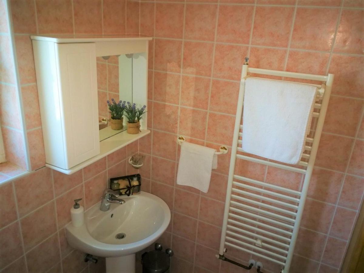 Apartments Bilic With Garden & Swimming Pool - 50M From The Beach Pjescana Uvala Exteriör bild
